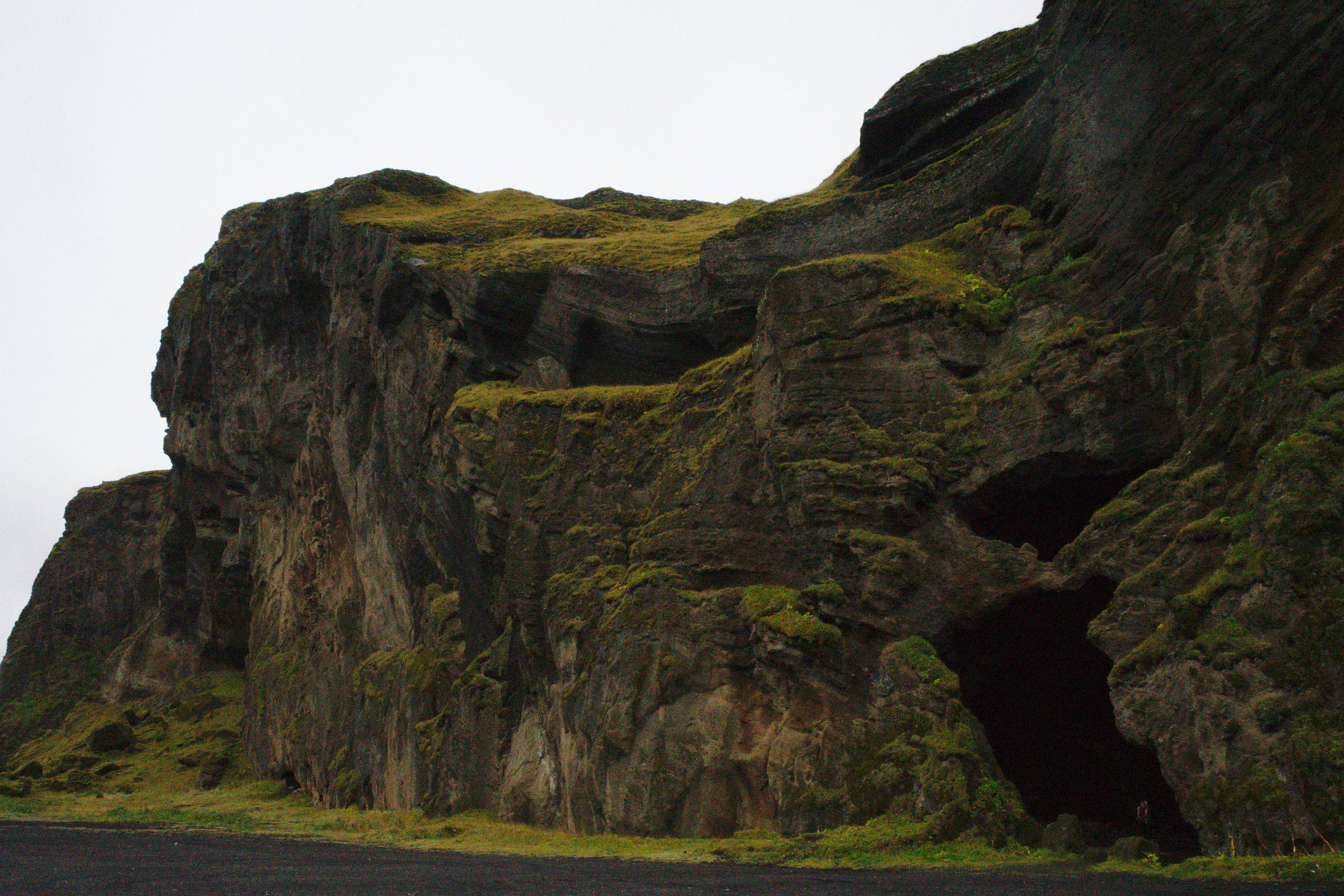 Hjörleifshöfði cave