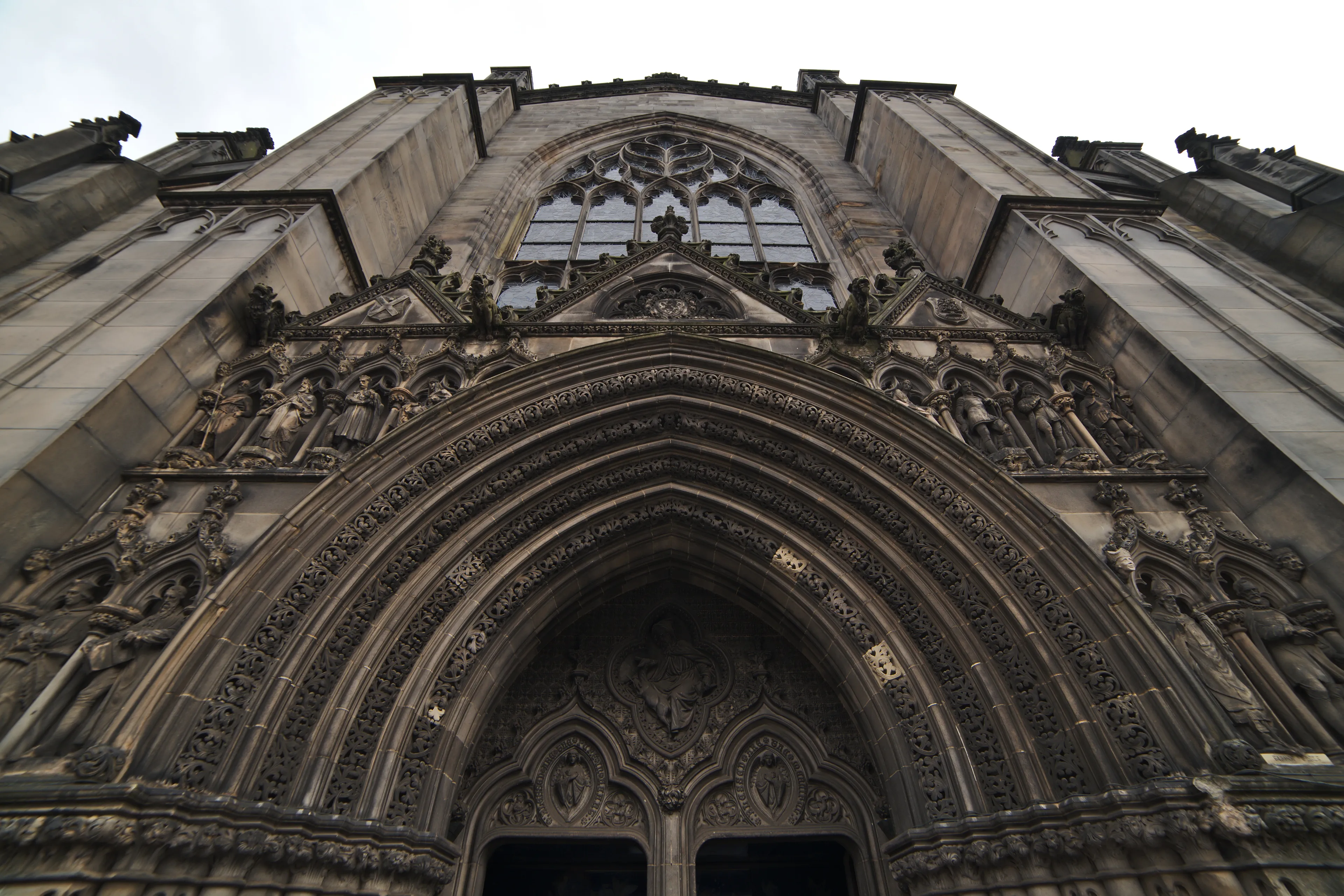 Royal Mile alley two